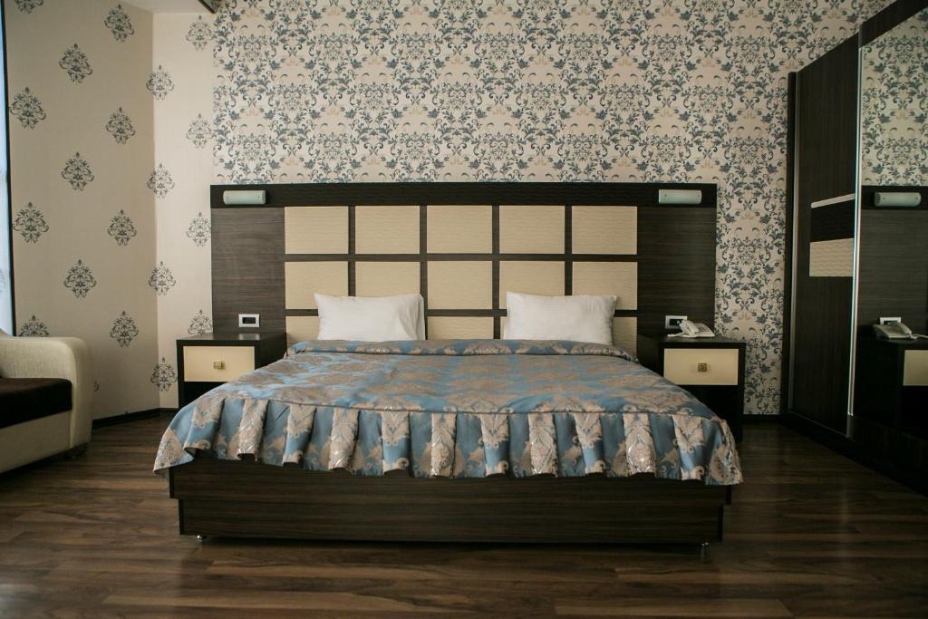 هتل آزالیا باکو